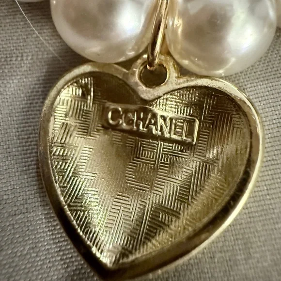 CHANEL beauty Gold Rose and Pearl Keychain/bagcharm - Picture 5 of 6
